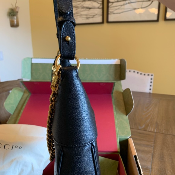 Brand new Gucci, crescent shaped, black shoulder bag - Picture 9 of 10